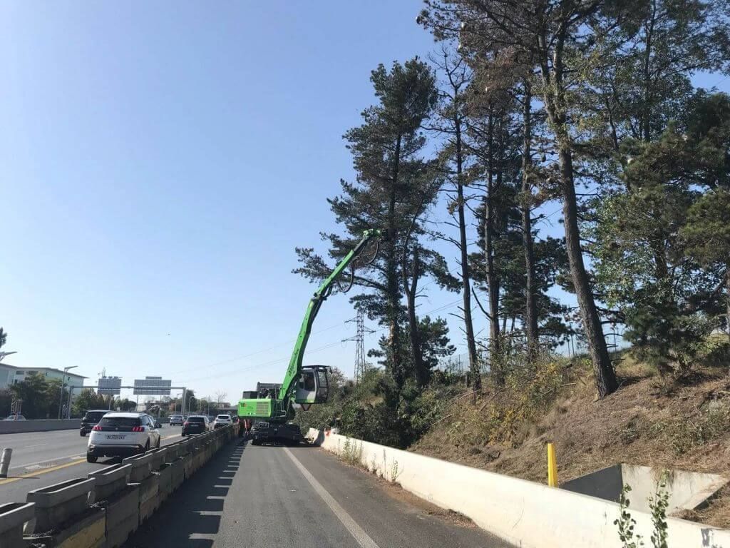 Bordeaux, Démontage Sennebogen rocade à Pessac.jpg