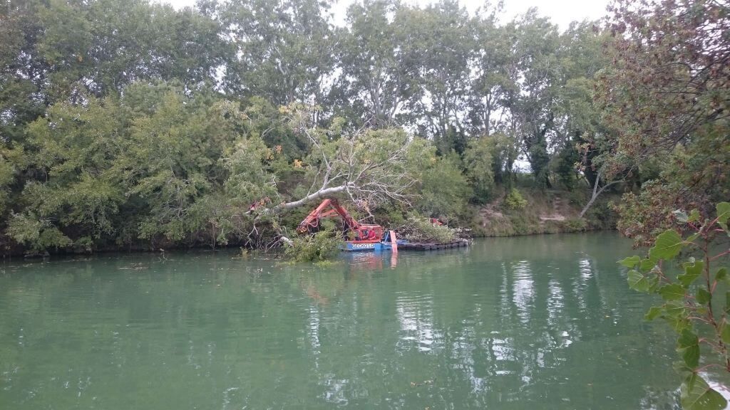 Montpellier, Abattage fluvial, basse vallée du Vidourle, bateau.JPG