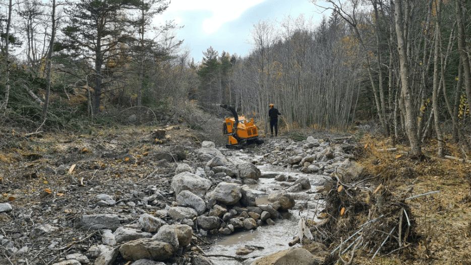 serpe-gap-entretien-canaux-cours-eau-travaux-vegetation-broyeur.png