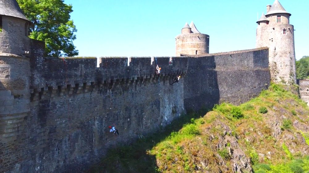 Agence Serpe Rennes - Châteaux de Fougères.png