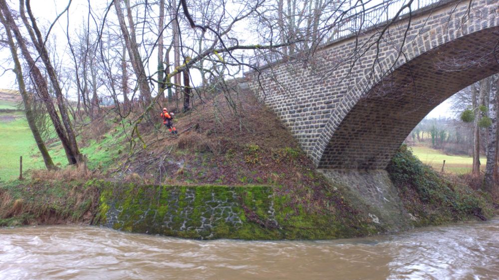 Limoges - Limoges - cd 87 - débroussaillage accrobatique -1 .png