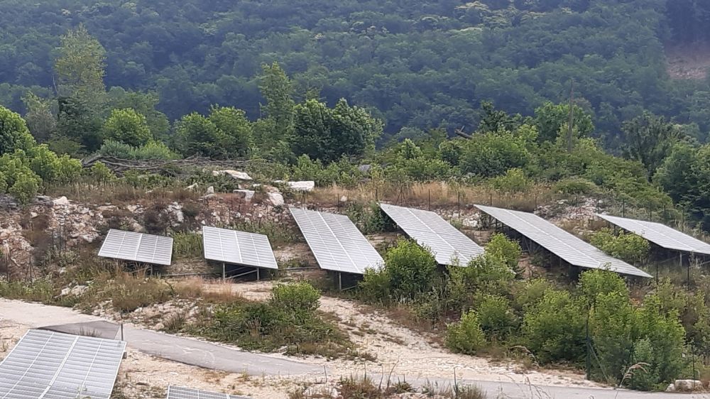 Annecy- Débroussaillage d’une centrale photovoltaïque à Parves et Nattage (01) 2.jpg