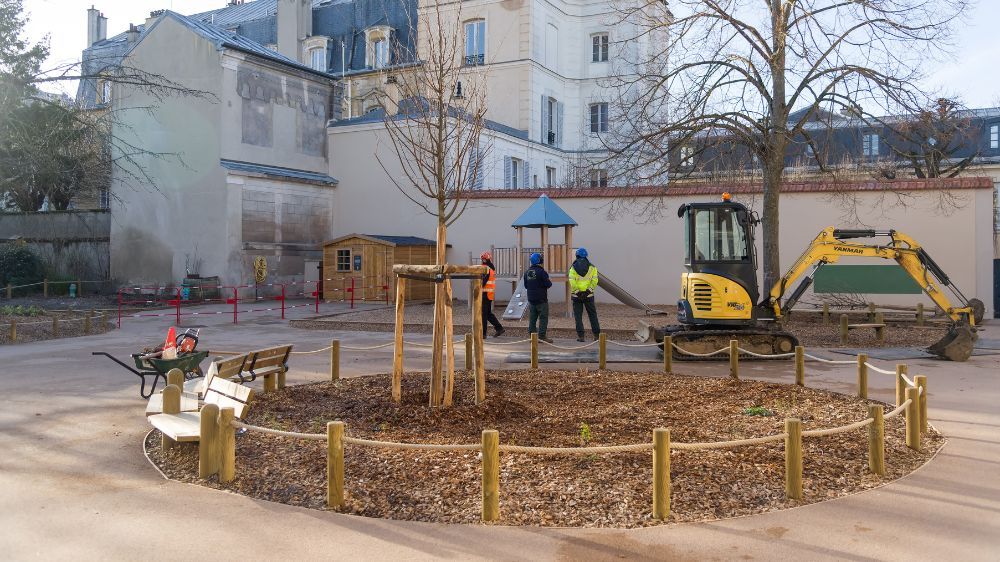 SEM - Plantation arbre école Marmousets (78) 4.jpg