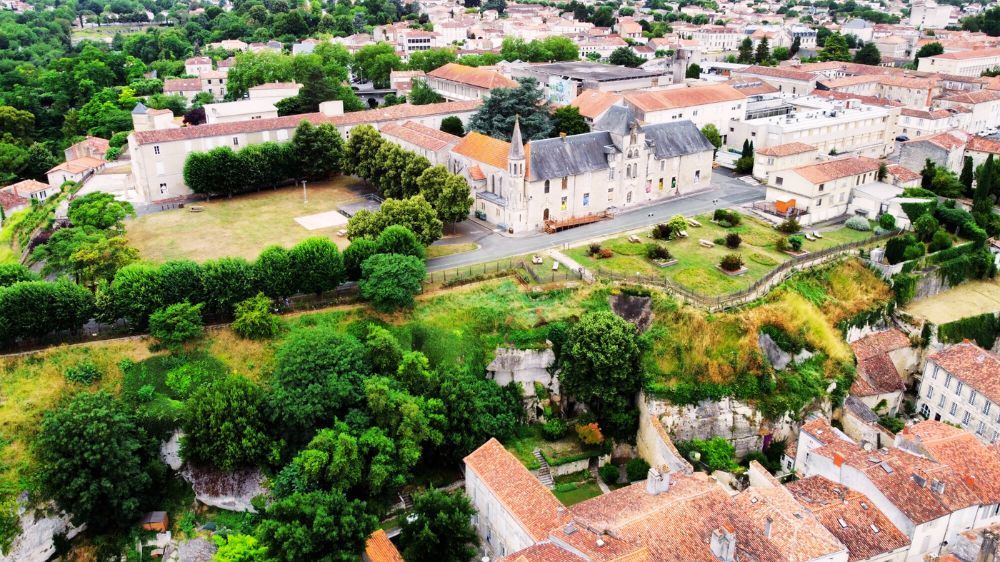 debroussaillage la rochelle 1.jpg debroussaillage la rochelle 1.jpg